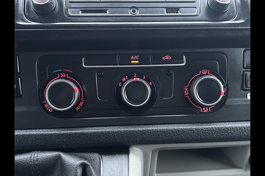 Volkswagen Transporter 2.0 TDI 150 PK / 4MOTION / 1e EIG. / L1H1 / TREKHAAK / ACHTERKLEP / AIRCO / CRUISE / 3-ZITS