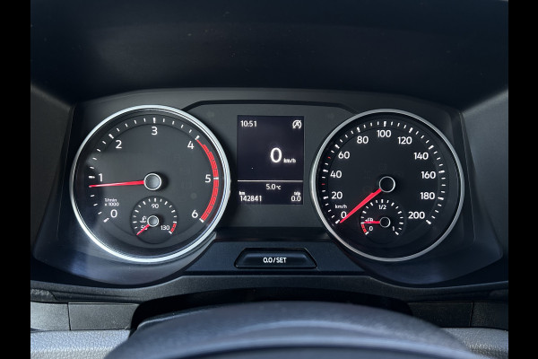 Volkswagen Crafter 2.0 TDI 102 PK / PICK UP / 1e EIG. / TREKHAAK / AIRCO / CRUISE / 2.500 KG AHG / 3-ZITS / APPLE CARPLAY