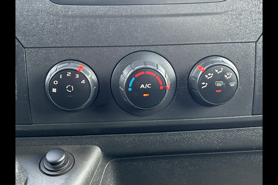 Renault Master T35 2.3 dCi 131 PK / L4H1 / 1e EIG / 5 METER LAADBAK / 3 TONS TREKHAAK / 77.052 KM !! / AIRCO / CRUISE / NAVI / 3-ZITS