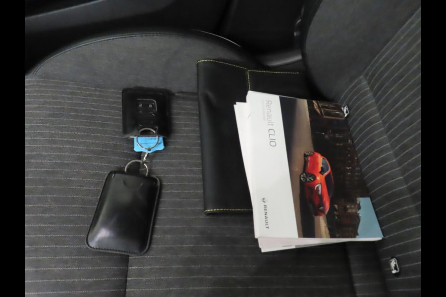 Renault Clio 1.0 TCe Intens Airco ECC Navi Carplay Cruise Control Full LED Virtual Cockpit 16" LM Velgen Half leder APK 06-2026