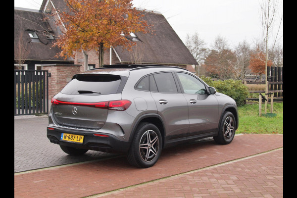 Mercedes-Benz EQA 250 Business Solution AMG 67 kWh | Burmester | Panoramadak | 360 Camera | Head-Up Display | Sfeerverlichting |