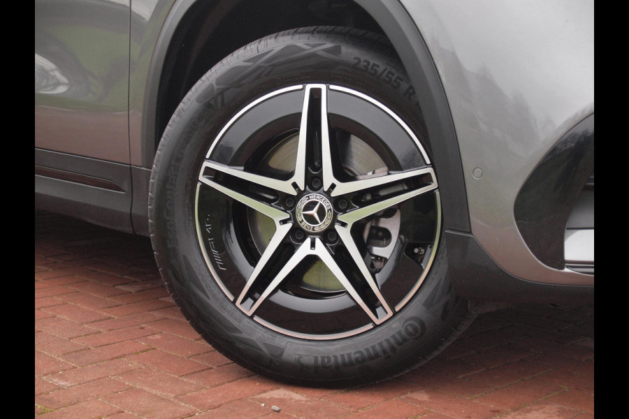 Mercedes-Benz EQA 250 Business Solution AMG 67 kWh | Burmester | Panoramadak | 360 Camera | Head-Up Display | Sfeerverlichting |