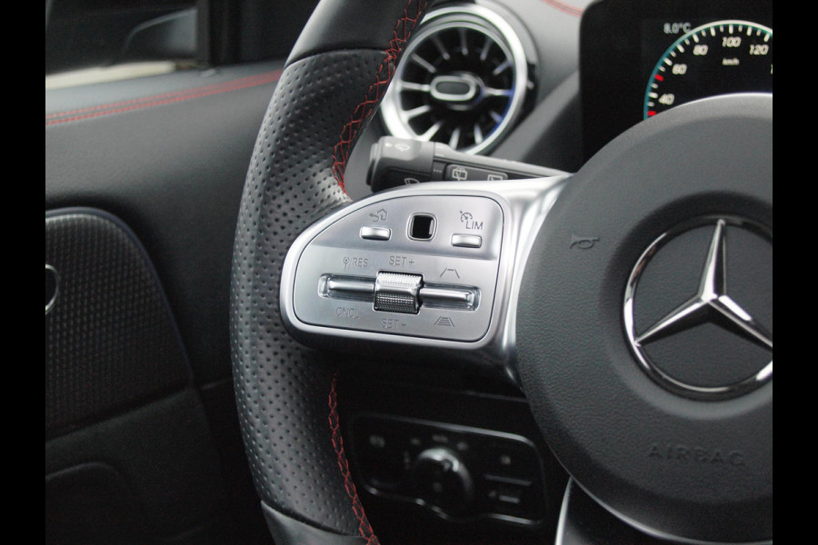 Mercedes-Benz EQA 250 Business Solution AMG 67 kWh | Burmester | Panoramadak | 360 Camera | Head-Up Display | Sfeerverlichting |