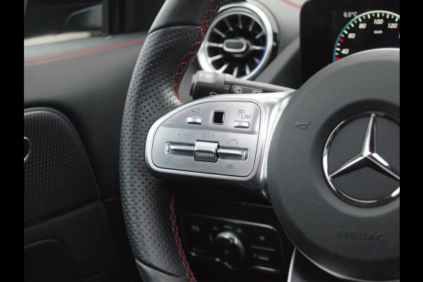 Mercedes-Benz EQA 250 Business Solution AMG 67 kWh | Burmester | Panoramadak | 360 Camera | Head-Up Display | Sfeerverlichting |