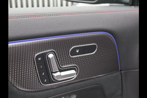 Mercedes-Benz EQA 250 Business Solution AMG 67 kWh | Burmester | Panoramadak | 360 Camera | Head-Up Display | Sfeerverlichting |