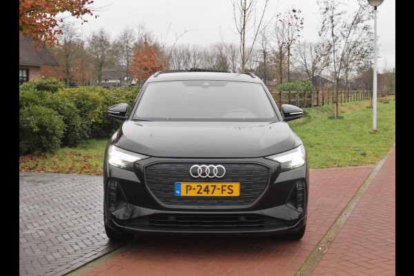 Audi Q4 e-tron 40 Launch edition Advanced 77 kWh | Black Optic | Warmtepomp | Achteruitrijcamera | NL-Auto |