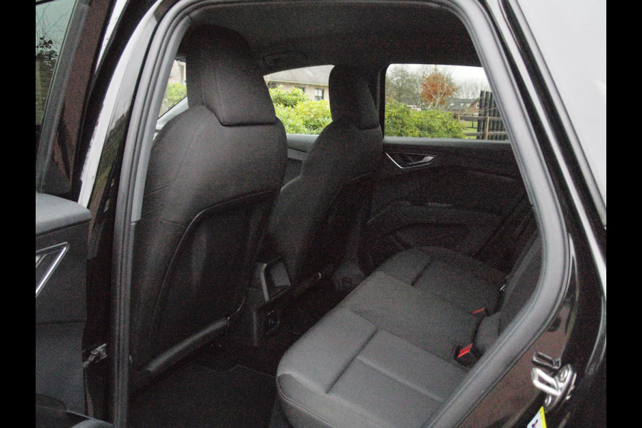 Audi Q4 e-tron 40 Launch edition Advanced 77 kWh | Black Optic | Warmtepomp | Achteruitrijcamera | NL-Auto |