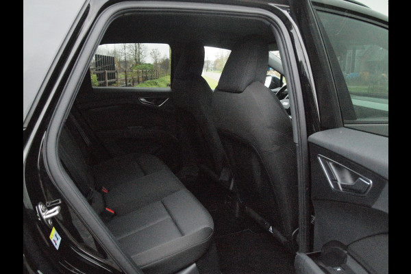 Audi Q4 e-tron 40 Launch edition Advanced 77 kWh | Black Optic | Warmtepomp | Achteruitrijcamera | NL-Auto |