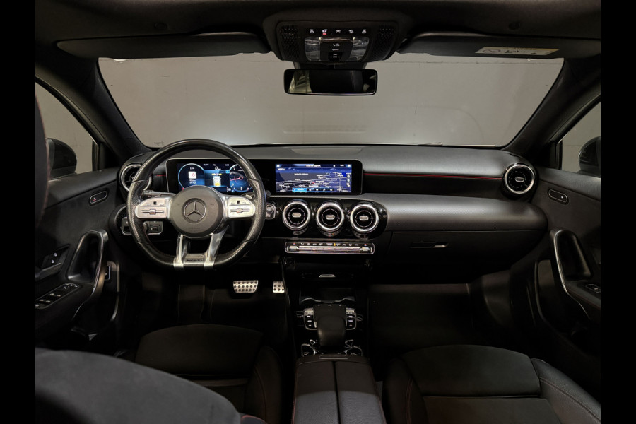 Mercedes-Benz A-Klasse 200 Launch Edition Premium | AMG Line | Panoramadak | LED Performance