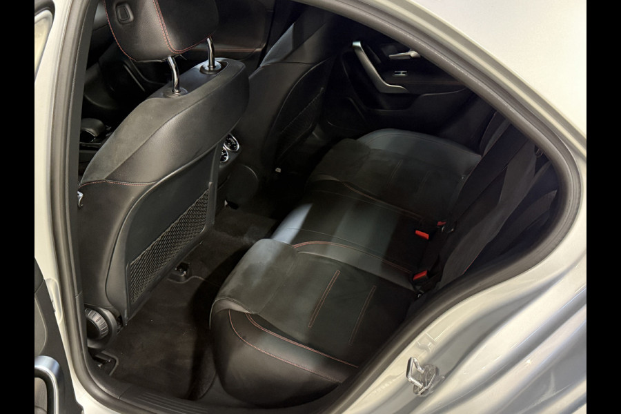 Mercedes-Benz A-Klasse 200 Launch Edition Premium | AMG Line | Panoramadak | LED Performance