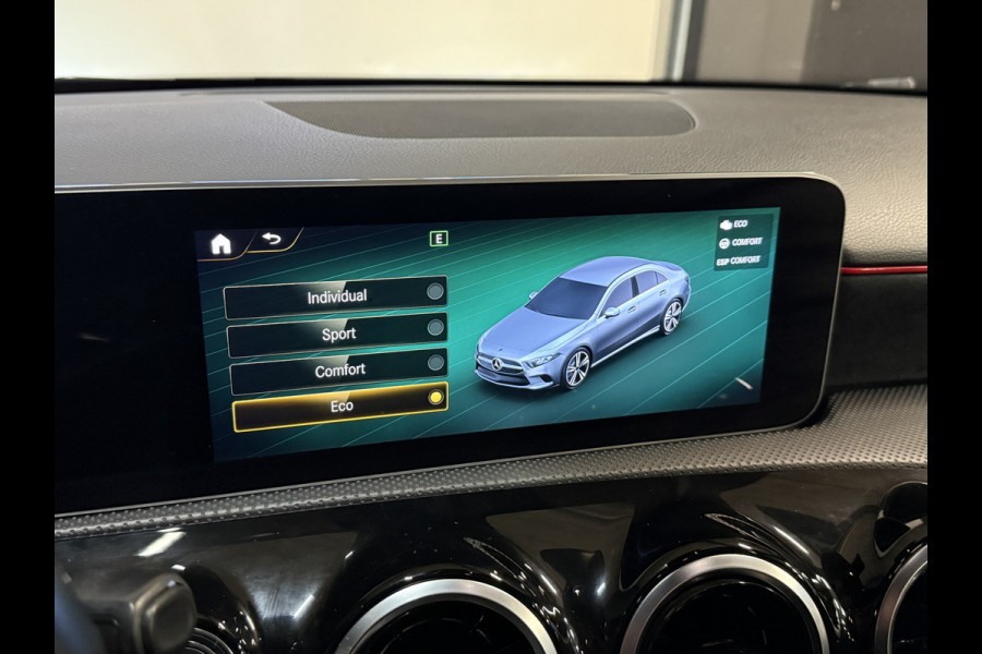 Mercedes-Benz A-Klasse 200 Launch Edition Premium | AMG Line | Panoramadak | LED Performance
