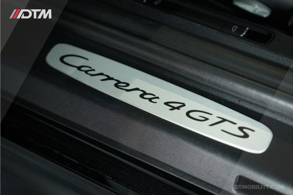 Porsche 911 3.0 Carrera 4 GTS | Chrono | Panoramadak |