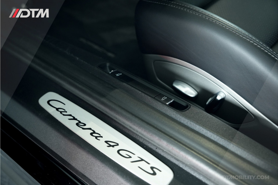 Porsche 911 3.0 Carrera 4 GTS | Chrono | Panoramadak |