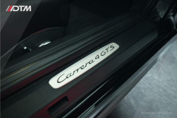 Porsche 911 3.0 Carrera 4 GTS | Chrono | Panoramadak |