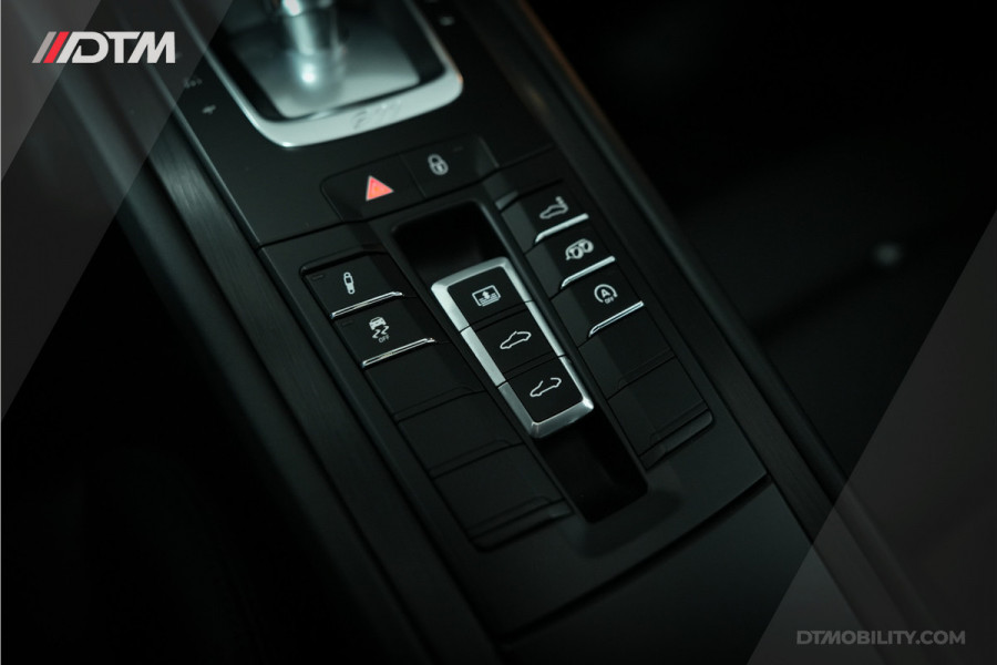 Porsche 911 3.0 Carrera 4 GTS | Chrono | Panoramadak |