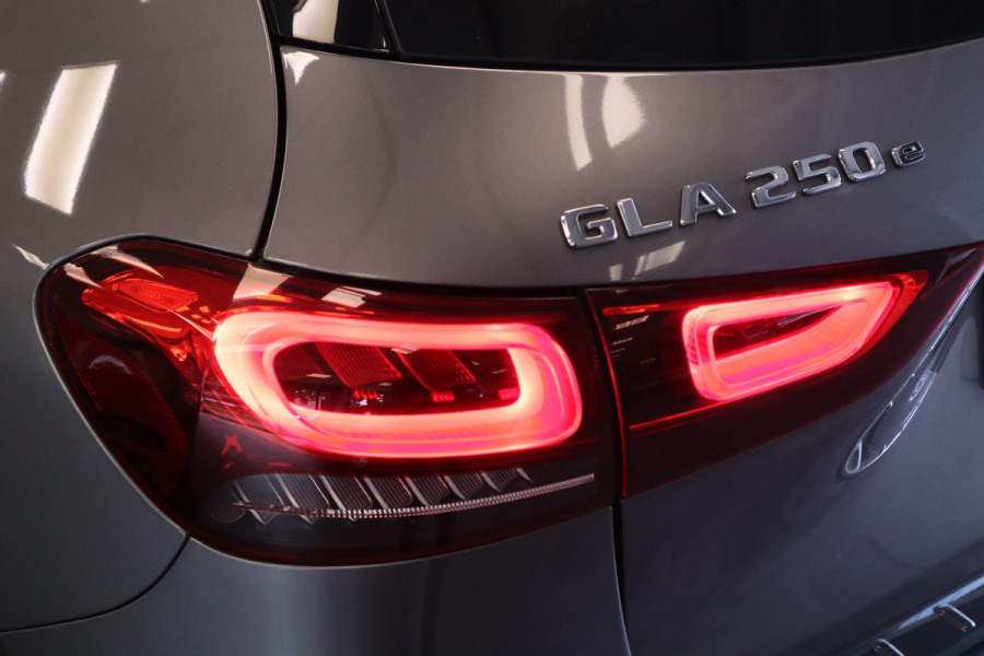 Mercedes-Benz GLA 250 e Business Solution AMG Limited Pano dak LED CC Lane Assist 24 maanden garantie mogelijk (*vraag naar de voorwaarden)