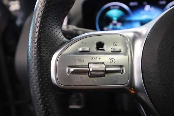 Mercedes-Benz GLA 250 e Business Solution AMG Limited Pano dak LED CC Lane Assist 24 maanden garantie mogelijk (*vraag naar de voorwaarden)