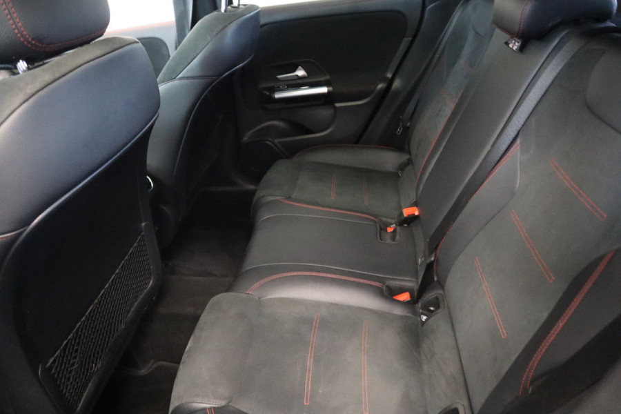 Mercedes-Benz GLA 250 e Business Solution AMG Limited Pano dak LED CC Lane Assist 24 maanden garantie mogelijk (*vraag naar de voorwaarden)