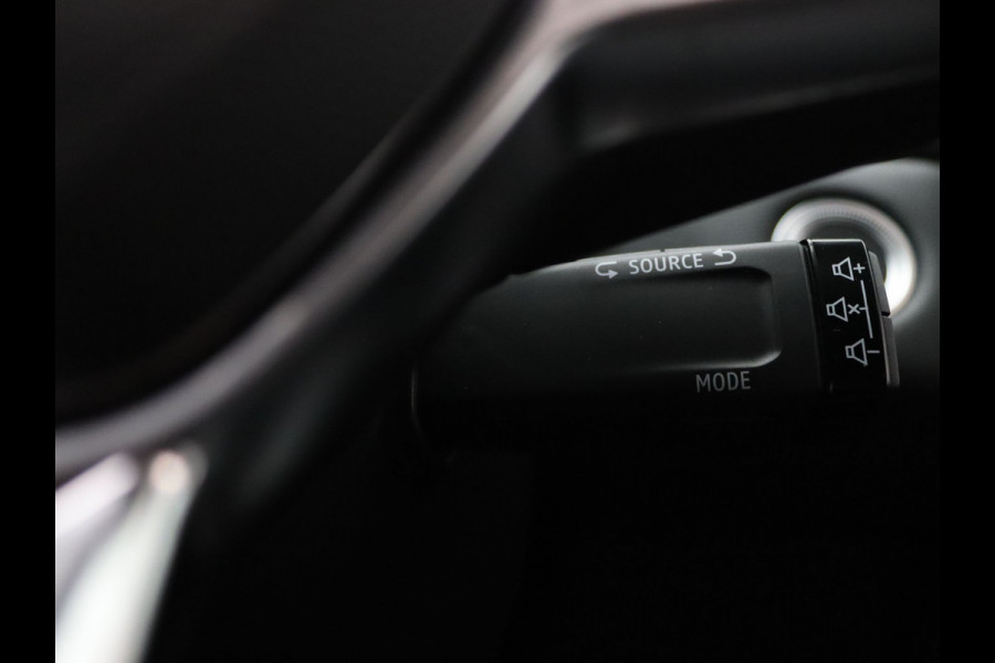 Renault Captur 100pk TCe Intens Cruise | Climate | Carplay | Navi | Parkeersens. achter