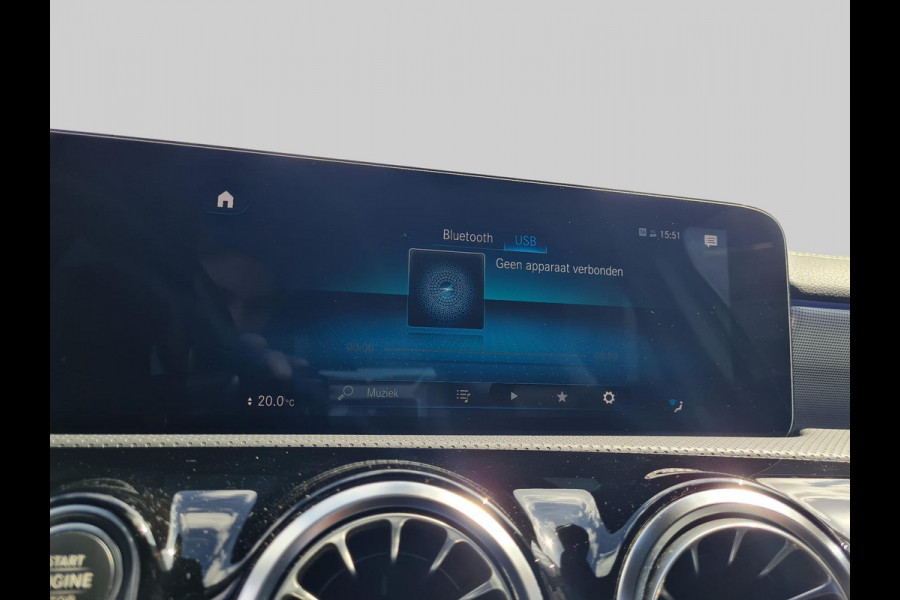 Mercedes-Benz A-Klasse 250 e Premium  | widescreen | 19"AMG velgen | sfeerverlichting | blind-spot | trekhaak |