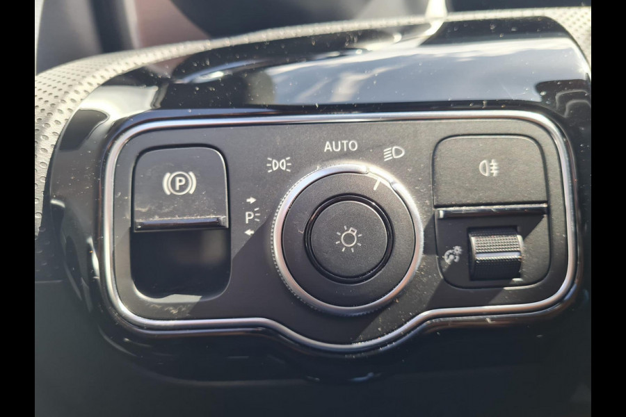 Mercedes-Benz A-Klasse 250 e Premium  | widescreen | 19"AMG velgen | sfeerverlichting | blind-spot | trekhaak |