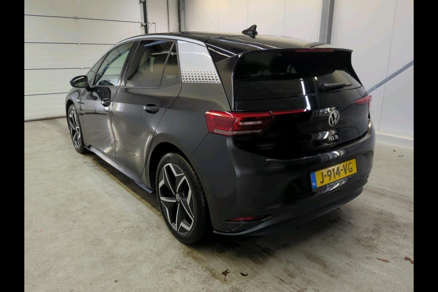 Volkswagen ID.3 First Plus 58 kWh Airco ECC Navi Carplay PDC VA+ Camera Adaptive Cruise Control 19" LM Velgen LED Matrix