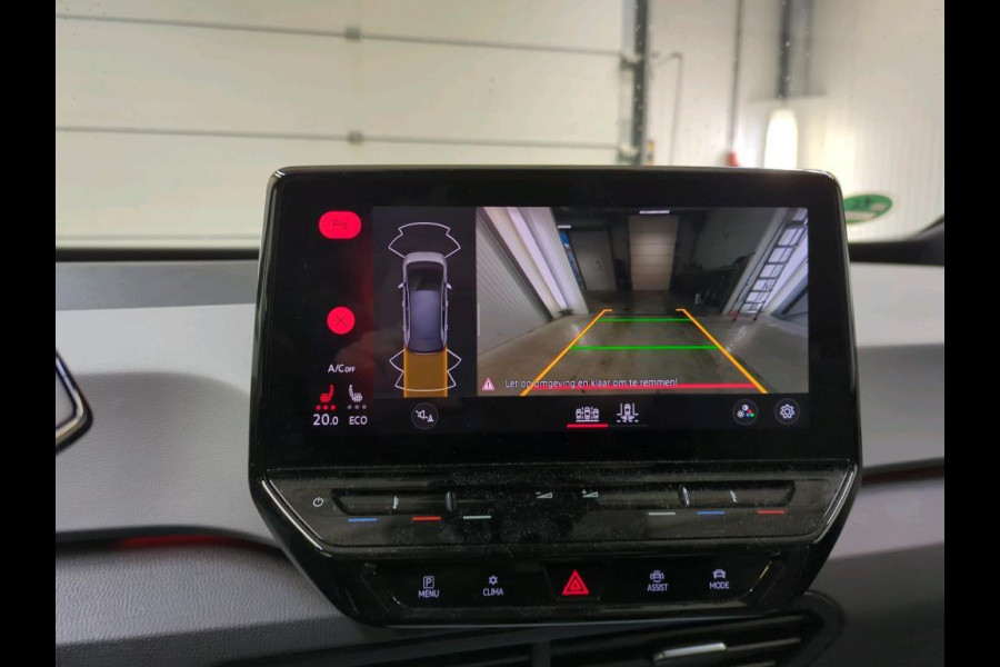 Volkswagen ID.3 First Plus 58 kWh Airco ECC Navi Carplay PDC VA+ Camera Adaptive Cruise Control 19" LM Velgen LED Matrix