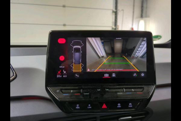 Volkswagen ID.3 First Plus 58 kWh Airco ECC Navi Carplay PDC VA+ Camera Adaptive Cruise Control 19" LM Velgen LED Matrix
