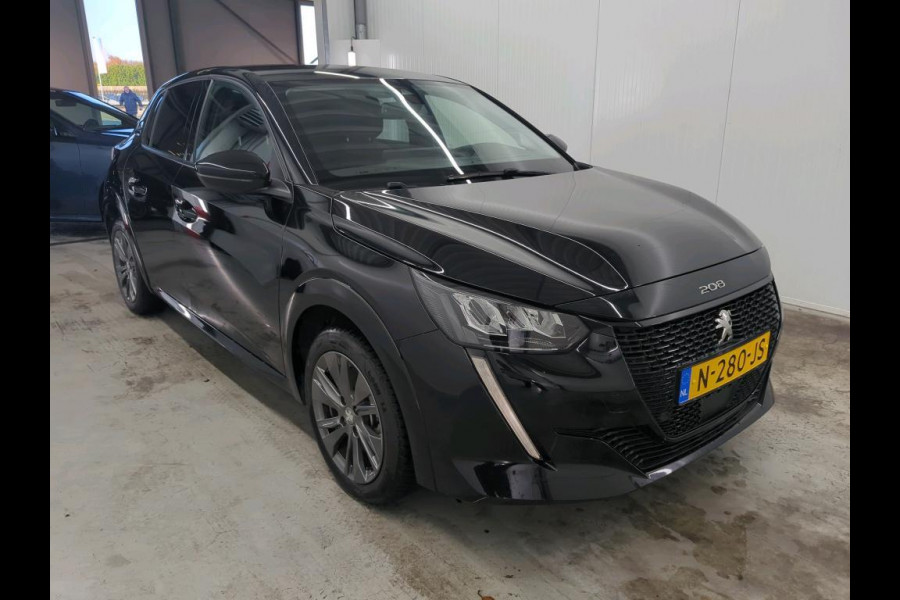 Peugeot e-208 EV Allure Pack 50 kWh Airco ECC Navi Carplay PDC VA + Camera Stoelverwarming Full LED LM Velgen Virtual Cockpit Cruise Control