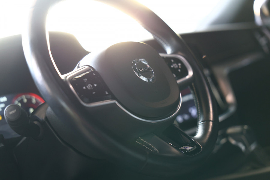 Volvo S60 2.0 T5 Intro Edition R-Design AUT avm 250pk PANO HUD H/K ACC CARPLAY DAB LEER '20