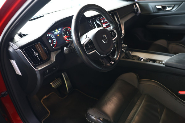 Volvo S60 2.0 T5 Intro Edition R-Design AUT avm 250pk PANO HUD H/K ACC CARPLAY DAB LEER '20