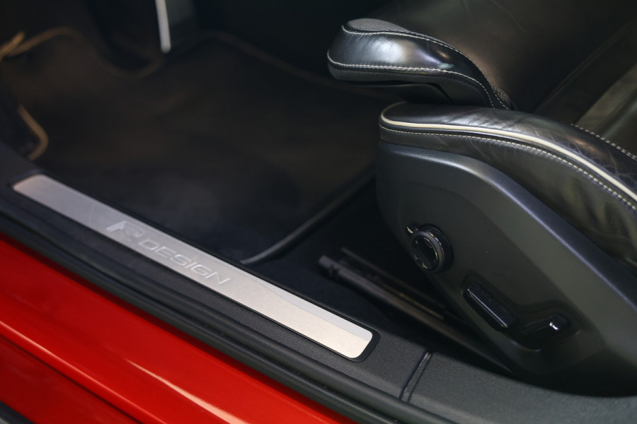 Volvo S60 2.0 T5 Intro Edition R-Design AUT avm 250pk PANO HUD H/K ACC CARPLAY DAB LEER '20