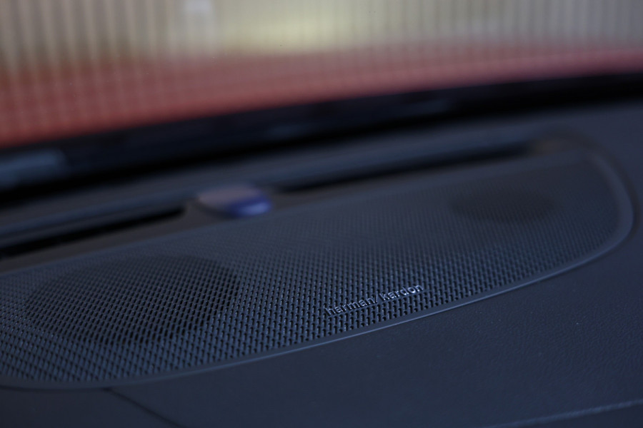 Volvo S60 2.0 T5 Intro Edition R-Design AUT avm 250pk PANO HUD H/K ACC CARPLAY DAB LEER '20