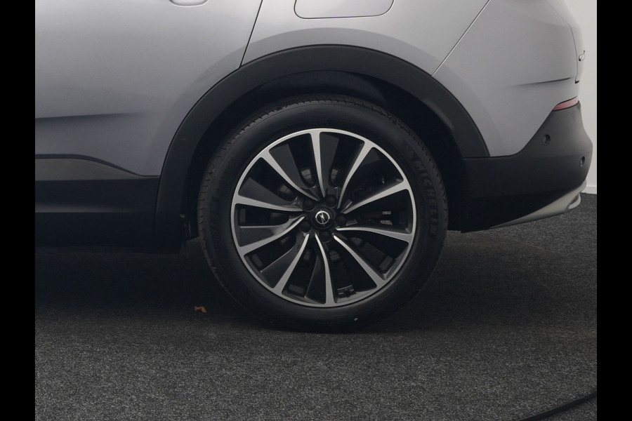 Opel Grandland 1.6 Turbo Ultimate Plug In Hybrid 225pk Dealer O.H PHEV | Lederen Sportstoelen Memory & Ventilatie | Adaptive Cruise | Apple Carplay | Stoelen & Stuur Verwarmd | Blis | Keyless | LED | Navigatie | 19"LM | DAB |