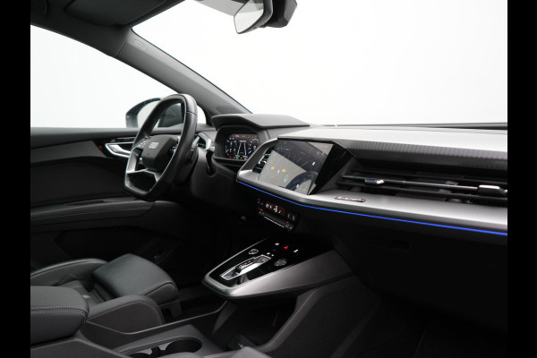 Audi Q4 e-tron 50 quattro S Line 77 kWh 299pk Dealer O.H. INCL BTW | Panodak | Lederen Sportstoelen Verwarmd | Keyless | Navigatie | Cruise Control | Virtual | DAB | Taifungrau Metallic |