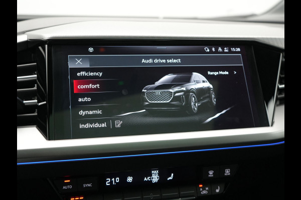 Audi Q4 e-tron 50 quattro S Line 77 kWh 299pk Dealer O.H. INCL BTW | Panodak | Lederen Sportstoelen Verwarmd | Keyless | Navigatie | Cruise Control | Virtual | DAB | Taifungrau Metallic |