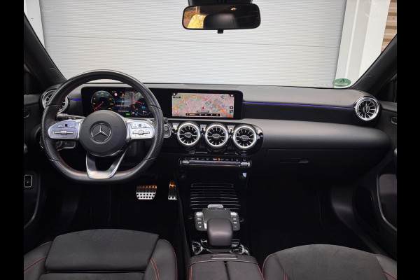 Mercedes-Benz A-Klasse 250 e Business Solution AMG Pano/Sfeer/Camera