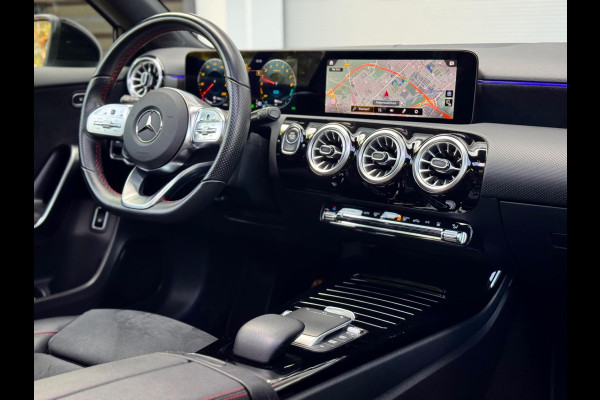 Mercedes-Benz A-Klasse 250 e Business Solution AMG Pano/Sfeer/Camera