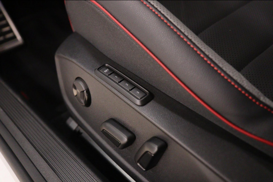 Volkswagen Golf 2.0 TSI GTI CLUBSPORT 45 JAHRE /PANO/AKRA/IQ-LIGHT/NURBURGRING//VOLL