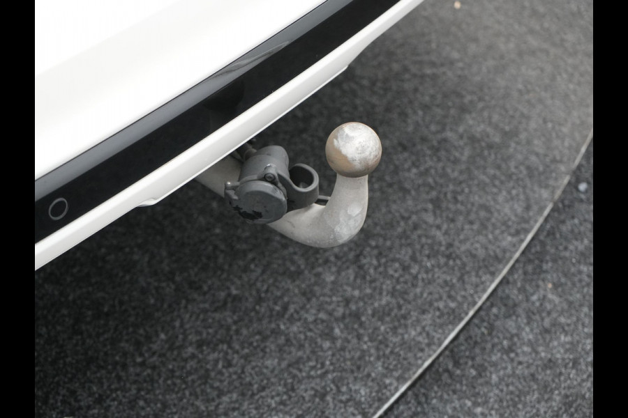 Ford Kuga 2.5 ST-Line Plug In Hybrid 225pk Dealer O.H. PHEV | Trekhaak Af Fabriek | Adaptive Cruise | Head Up | 360 Camera | Sportstoelen & Stuur Verwarmd | Apple Carplay | Keyless | Blis | Virtual | Navigatie | DAB |