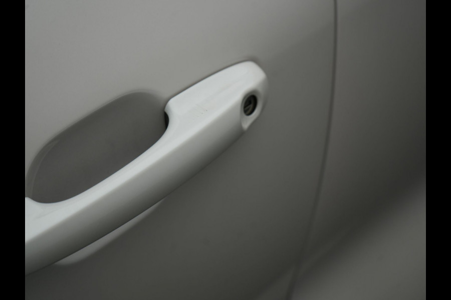 Ford Kuga 2.5 ST-Line Plug In Hybrid 225pk Dealer O.H. PHEV | Trekhaak Af Fabriek | Adaptive Cruise | Head Up | 360 Camera | Sportstoelen & Stuur Verwarmd | Apple Carplay | Keyless | Blis | Virtual | Navigatie | DAB |