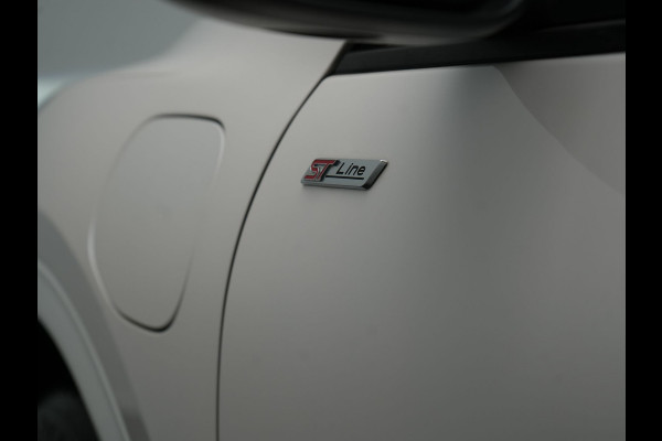 Ford Kuga 2.5 ST-Line Plug In Hybrid 225pk Dealer O.H. PHEV | Trekhaak Af Fabriek | Adaptive Cruise | Head Up | 360 Camera | Sportstoelen & Stuur Verwarmd | Apple Carplay | Keyless | Blis | Virtual | Navigatie | DAB |