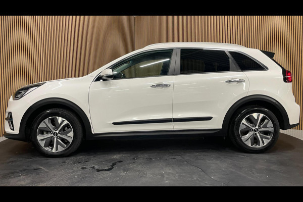 Kia e-Niro DynamicPlusLine 39 kWh|FACELIFT|3FASE|LEDER|DAKJE|ACC|CARPLAY|CAMERA|STOEL+STUURVERW|LANE-ASSIST|BTW|1e EIG|NL-AUTO|NAP