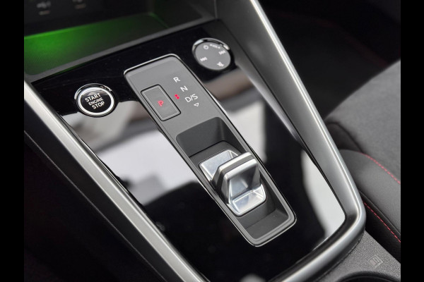 Audi A3 Sportback 45 TFSI e S edition Competition RS zetels/B&O/Pano