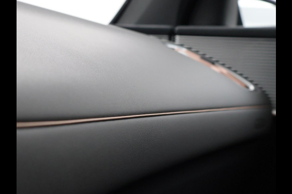 Mercedes-Benz EQC 400 4MATIC 408 PK AMG LINE + 21 INCH | SCHUIFDAK | HEAD-UP | TREKHAAK | 360 CAMERA | SFEERVERLICHTING