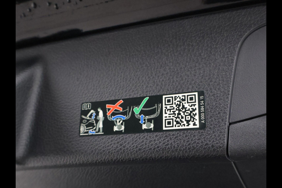 Mercedes-Benz EQC 400 4MATIC 408 PK AMG LINE + 21 INCH | SCHUIFDAK | HEAD-UP | TREKHAAK | 360 CAMERA | SFEERVERLICHTING