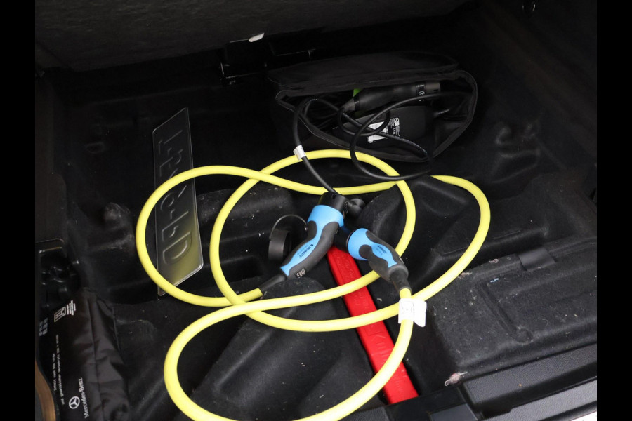 Mercedes-Benz EQC 400 4MATIC 408 PK AMG LINE + 21 INCH | SCHUIFDAK | HEAD-UP | TREKHAAK | 360 CAMERA | SFEERVERLICHTING