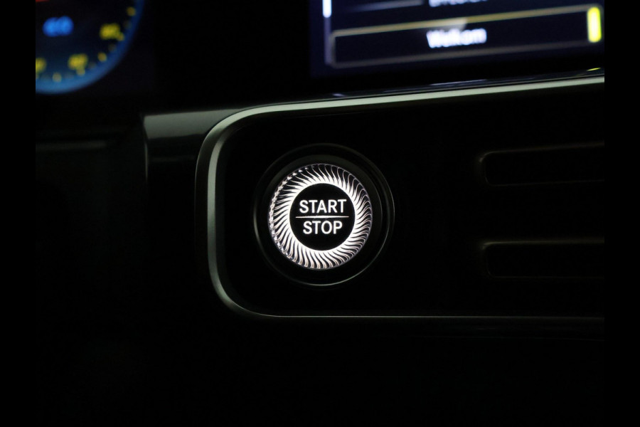 Mercedes-Benz EQC 400 4MATIC 408 PK AMG LINE + 21 INCH | SCHUIFDAK | HEAD-UP | TREKHAAK | 360 CAMERA | SFEERVERLICHTING