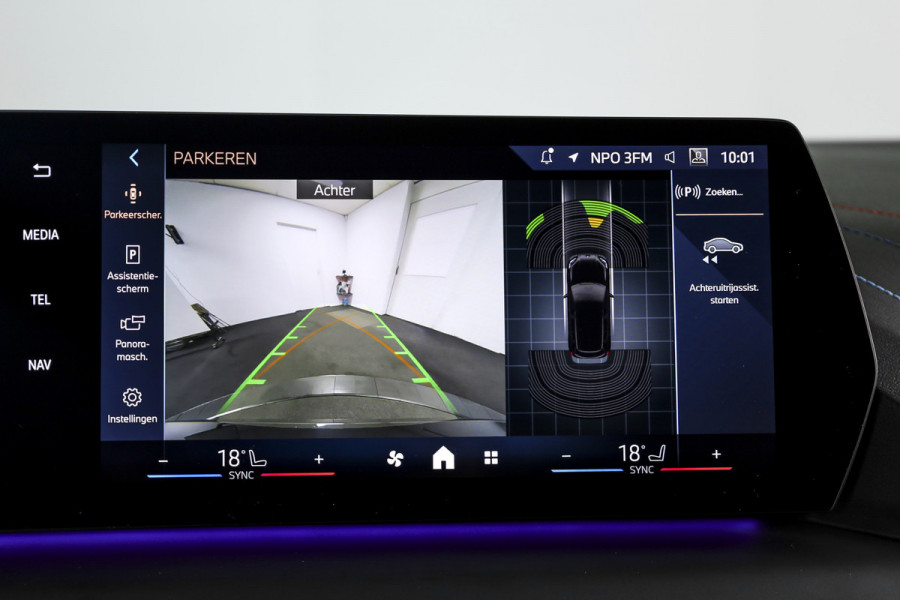 BMW 1-serie 120 M Sport (Nieuw Model) - Automaat | Dig. Cockpit | Adapt. Cruise | Stoelverw. | PDC | Camera | NAV + App. Connect | ECC | DAB | LM 18" | 0268