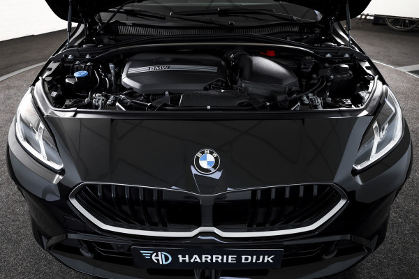 BMW 1-serie 120 M Sport (Nieuw Model) - Automaat | Dig. Cockpit | Adapt. Cruise | Stoelverw. | PDC | Camera | NAV + App. Connect | ECC | DAB | LM 18" | 0268